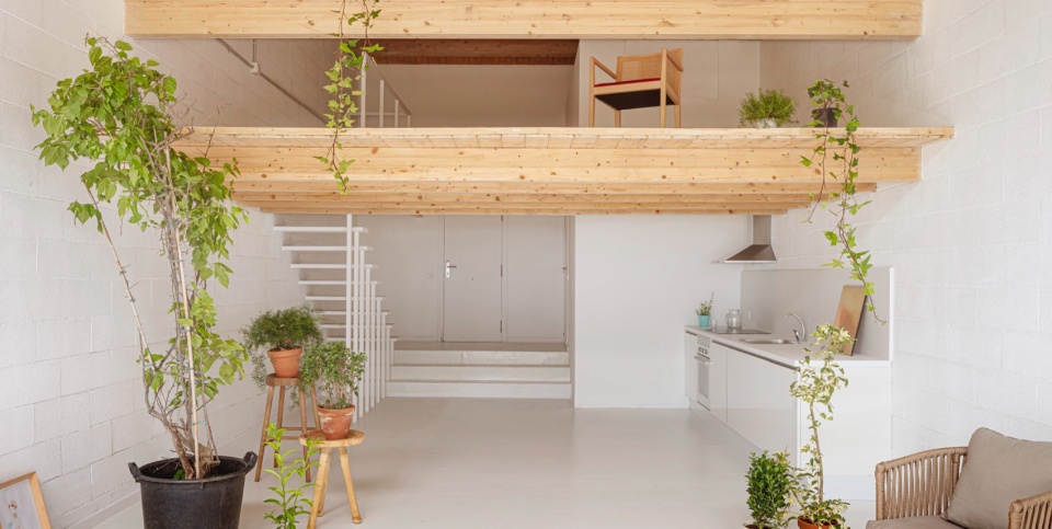 GAVA BEACH HOUSE by Roman Izquierdo Bouldstridge