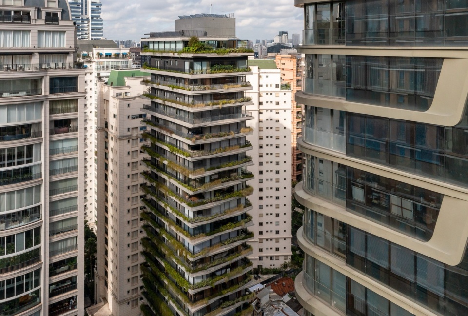 Leopoldo 1201 Building Landscaping by aflalo gasperini arquitetos