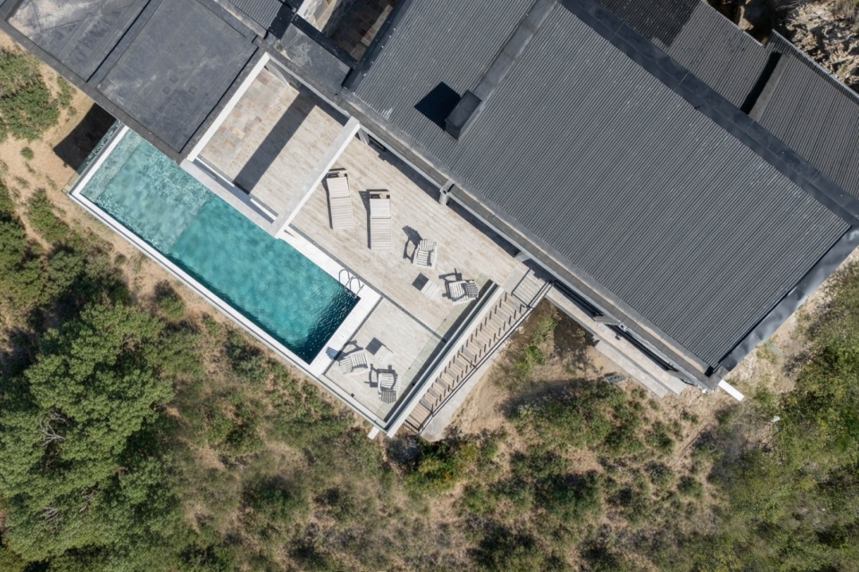 summit house by karlen clemente