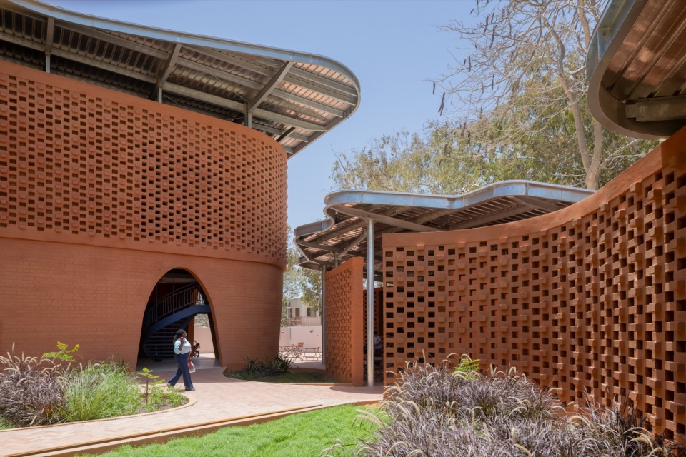 the goethe institut by kere architecture