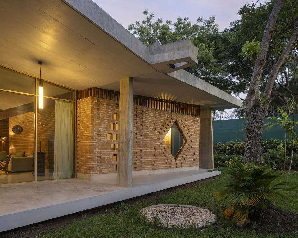 VILLA CROCODILE