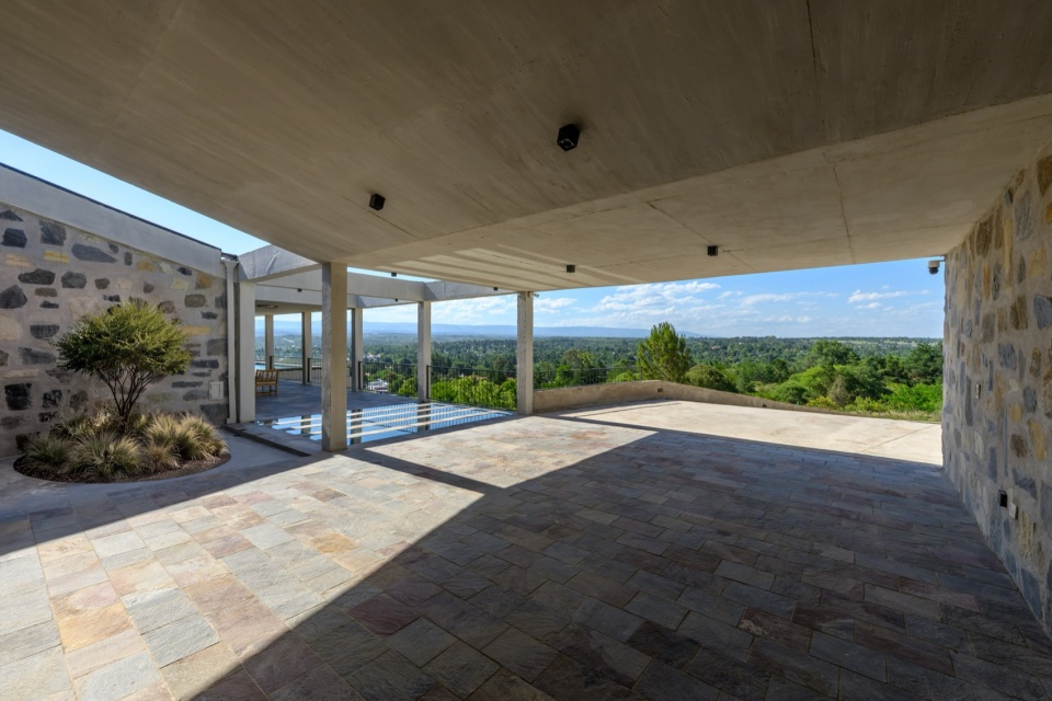 summit house by karlen clemente