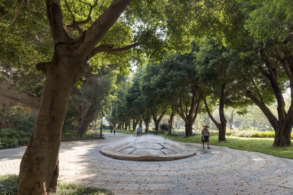 Guangzhou Huangpu New Town 101 Banyan Park by ROXin Design