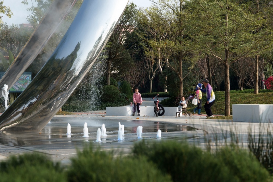 Guangzhou Huangpu New Town 101 Banyan Park by ROXin Design