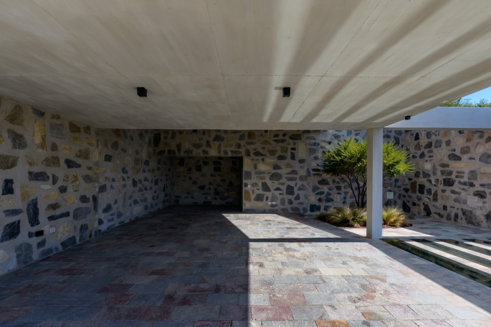 summit house by karlen clemente