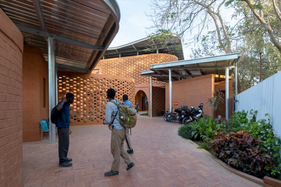 the goethe institut by kere architecture