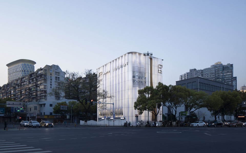 Qinqiao parking garage China by Sitarch