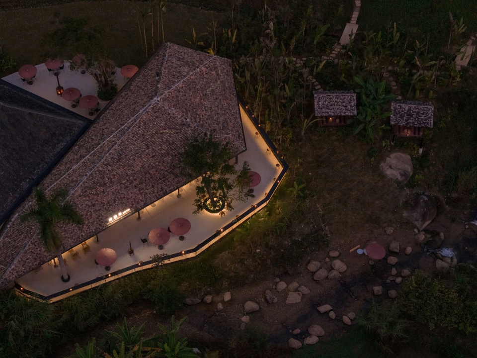 Remote Island COFFEE Rainforest Hostel