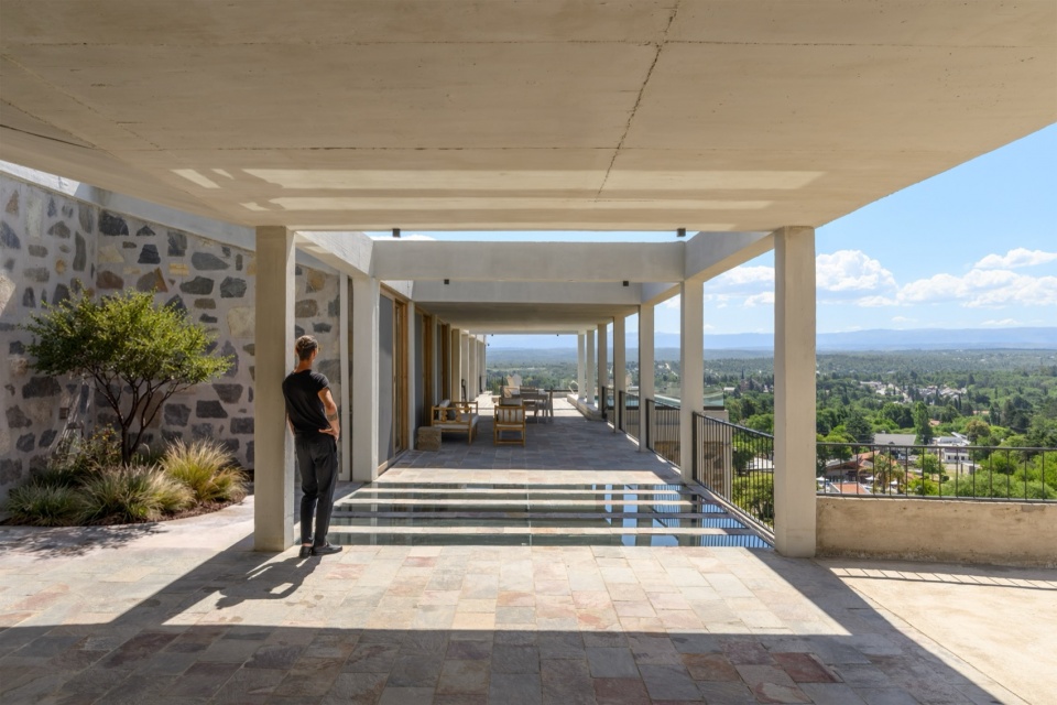 summit house by karlen clemente