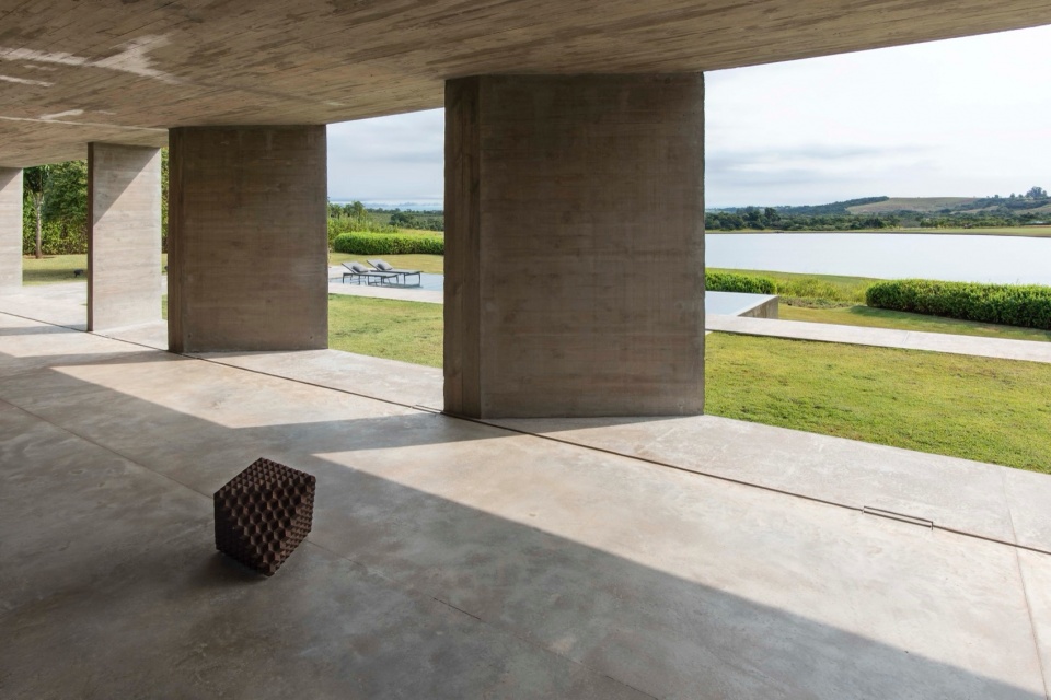 CASA PAULA by Luciano Kruk Arquitectos