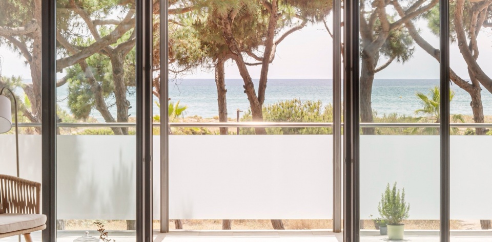 GAVA BEACH HOUSE by Roman Izquierdo Bouldstridge