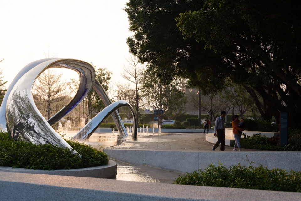 Guangzhou Huangpu New Town 101 Banyan Park by ROXin Design
