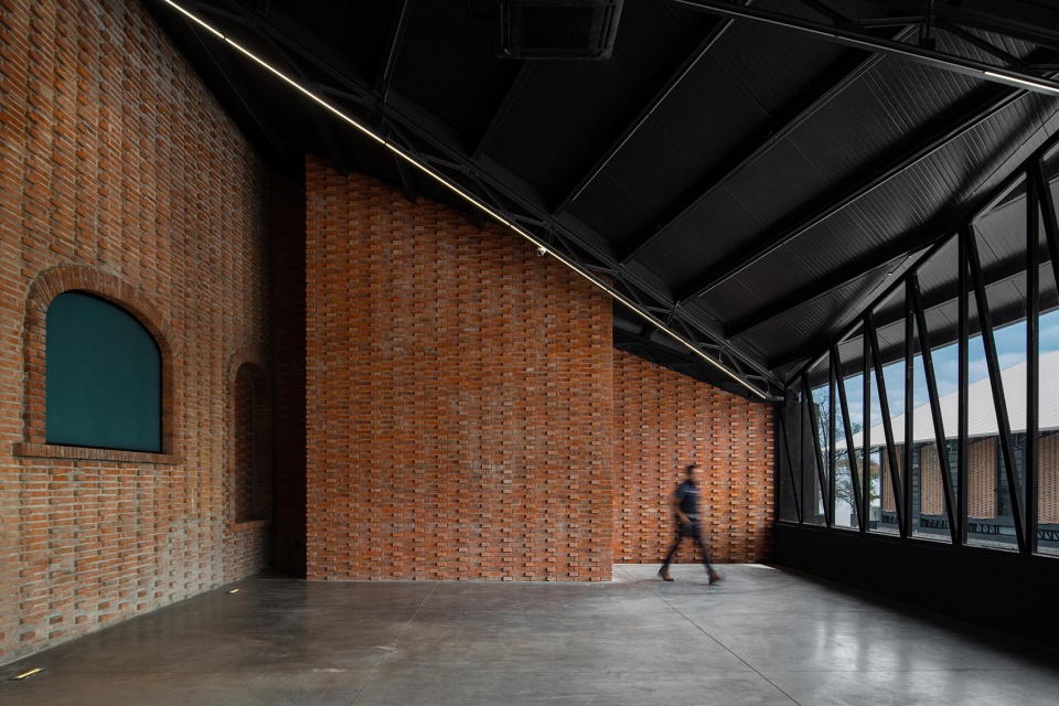 arena lobo convention center by jonathan corral arquitectos