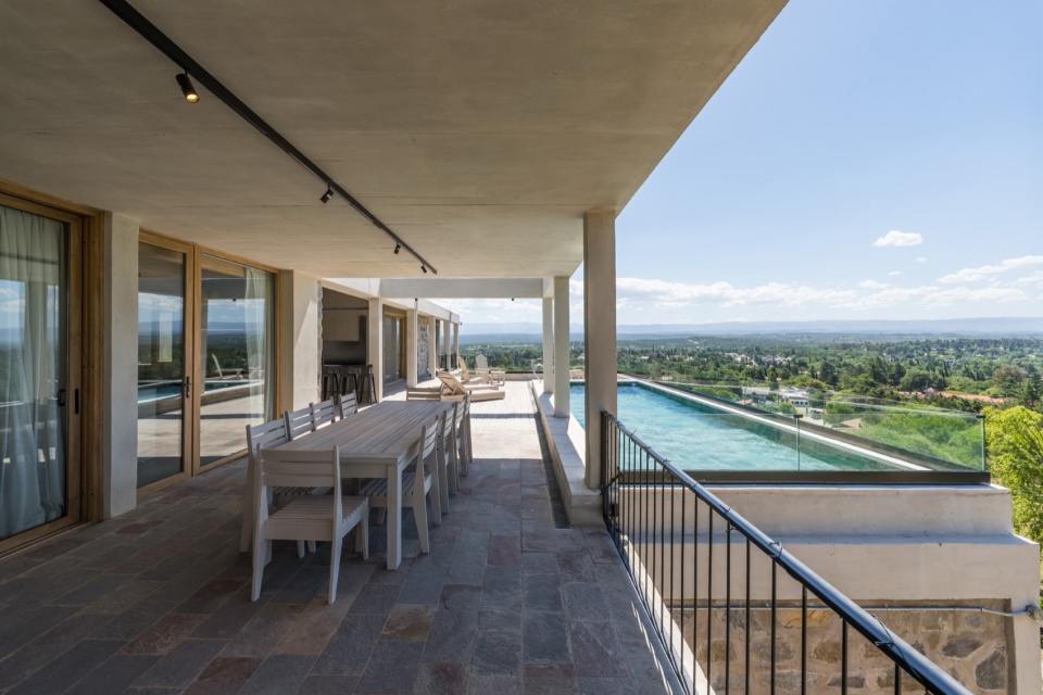 summit house by karlen clemente
