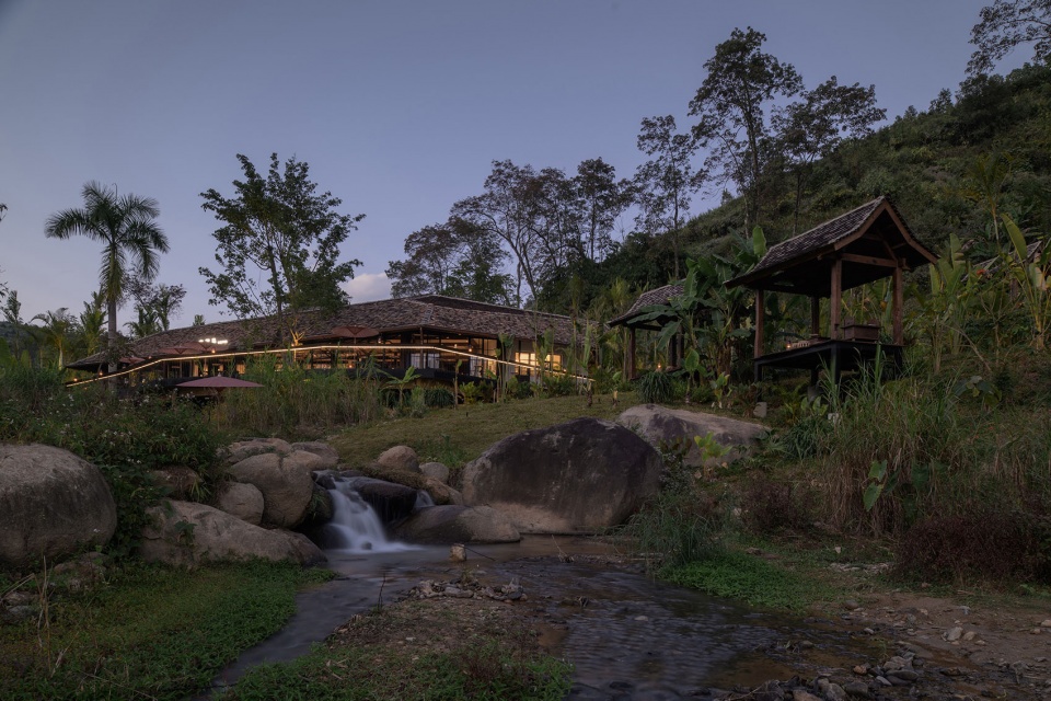 Remote Island COFFEE Rainforest Hostel