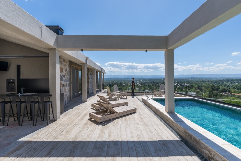 summit house by karlen clemente