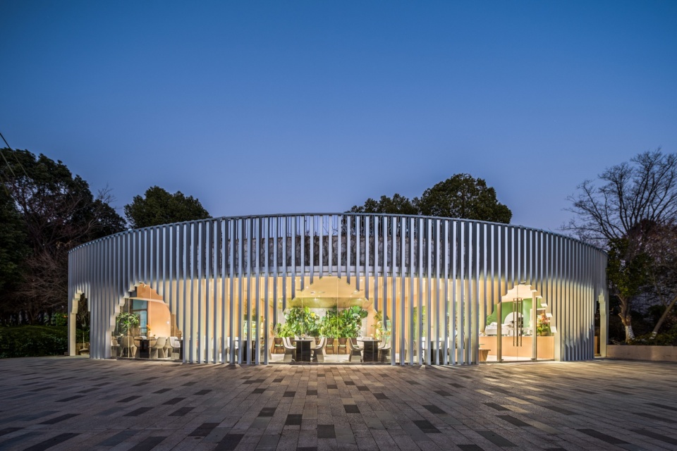 swan lake chapel by parallect design