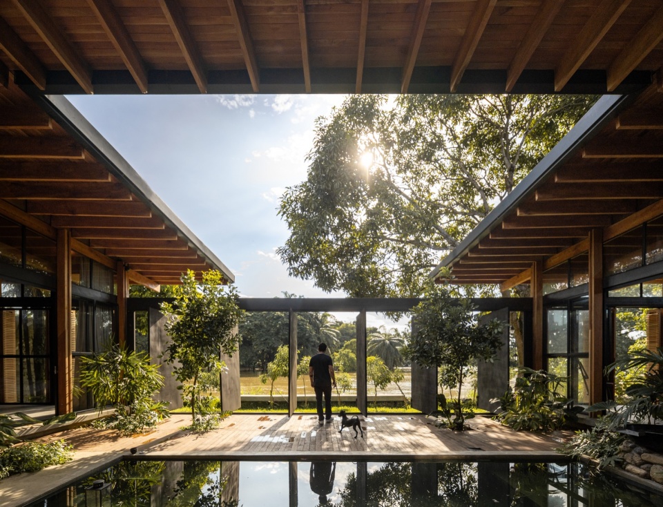 the house of time by natura futura arquitectura