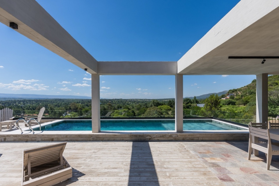 summit house by karlen clemente