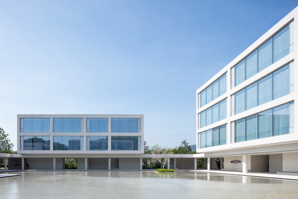 Riyue Bay Yuyue Artia Hotel by BLUE Architecture Studio