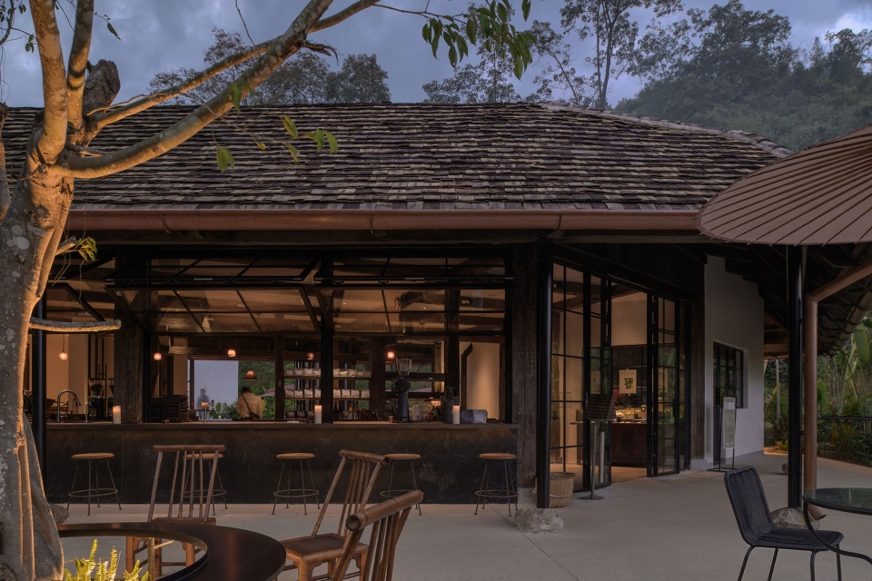 Remote Island COFFEE Rainforest Hostel