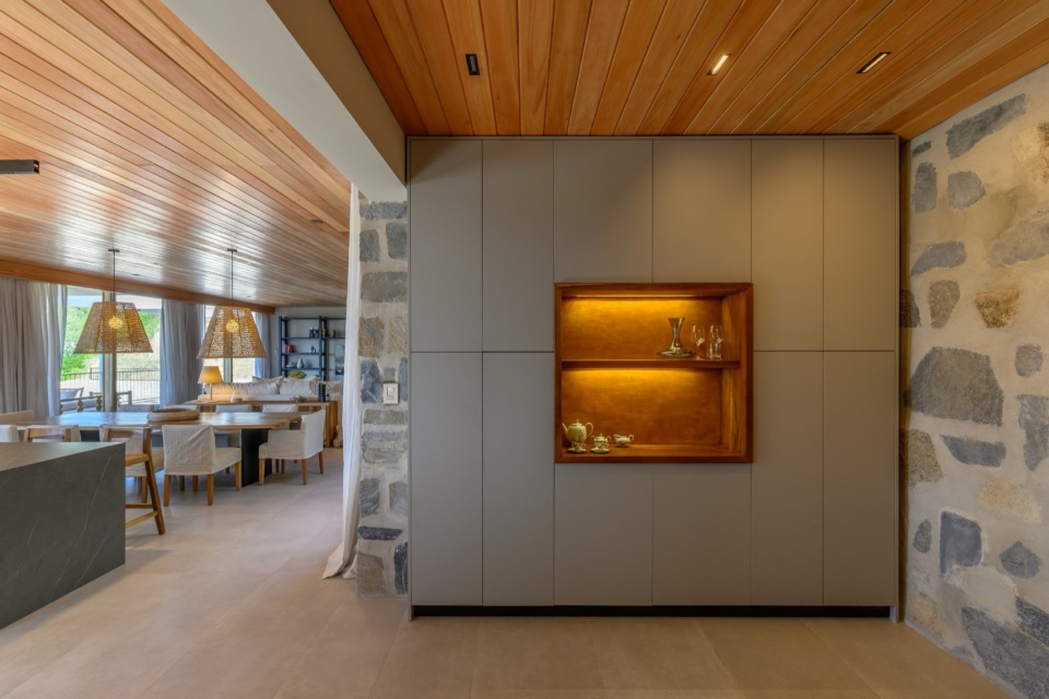 summit house by karlen clemente