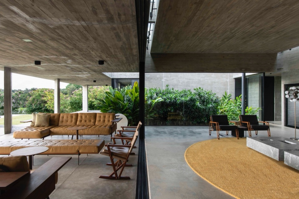 CASA PAULA by Luciano Kruk Arquitectos