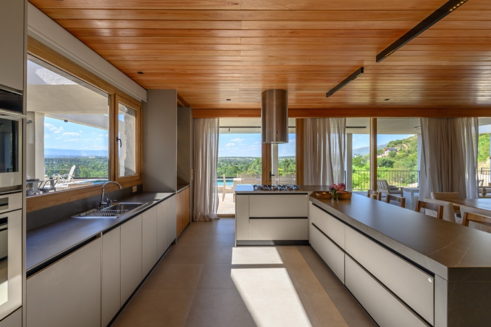 summit house by karlen clemente