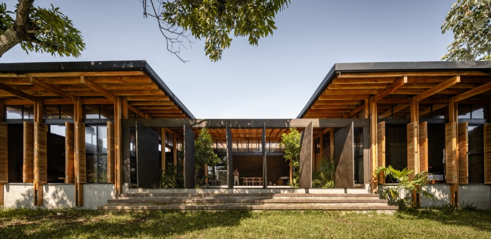 the house of time by natura futura arquitectura