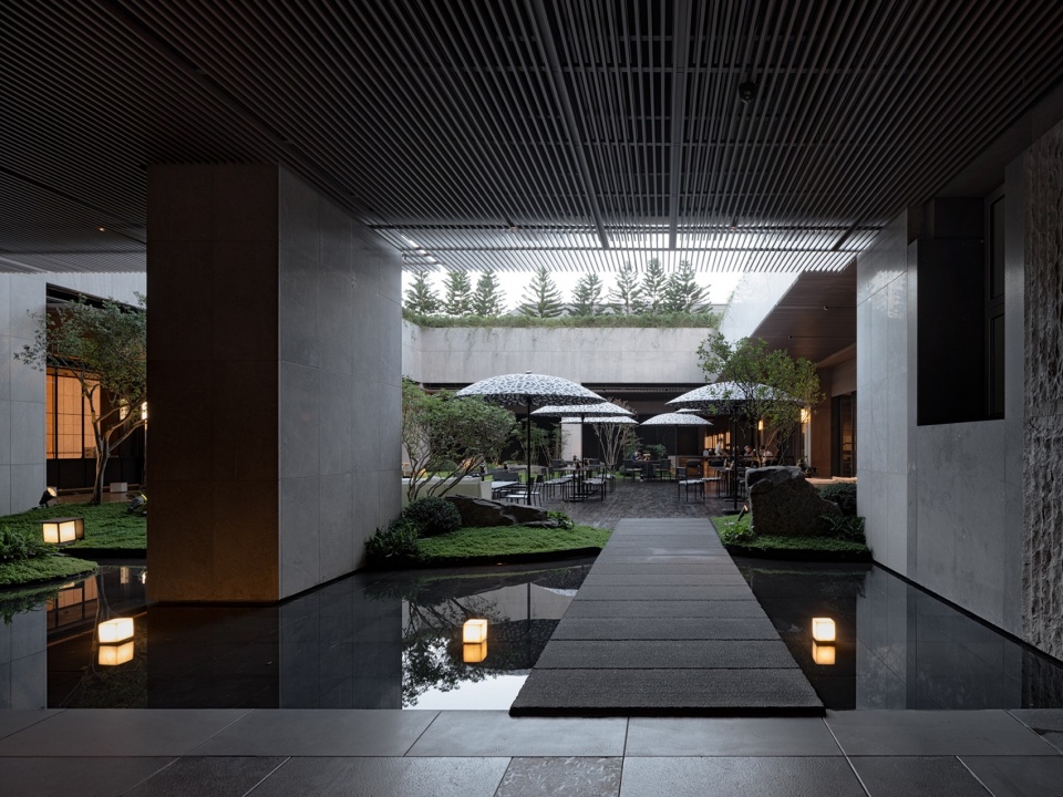 the lanshan hotel complex at aranya sanya by verse design