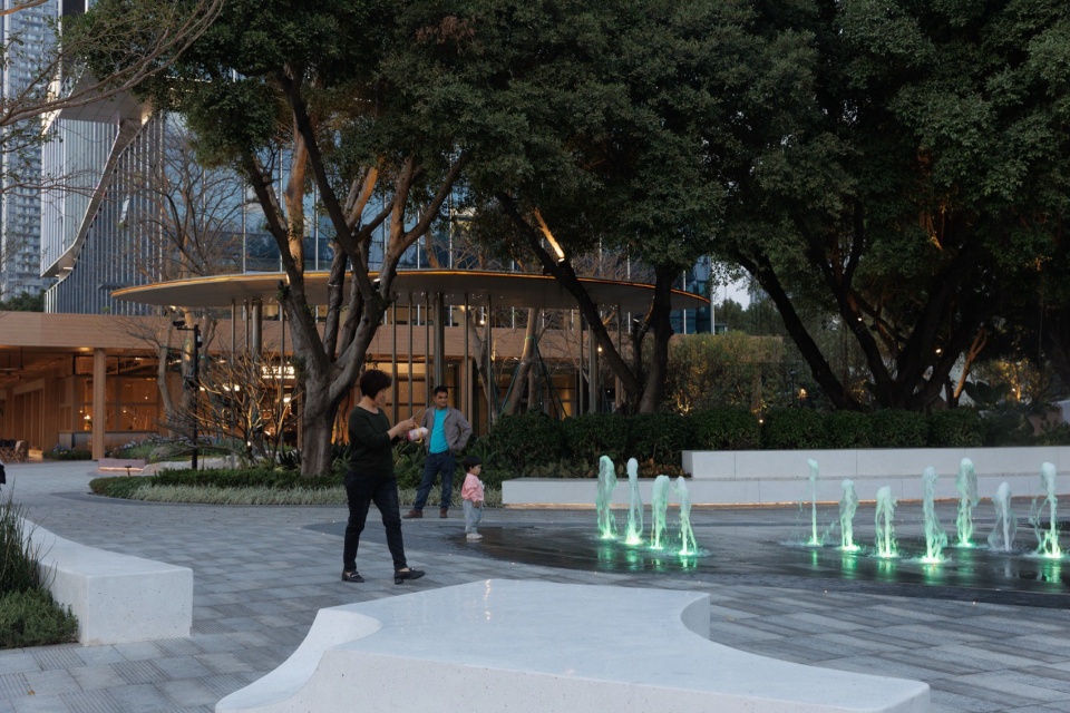 Guangzhou Huangpu New Town 101 Banyan Park by ROXin Design