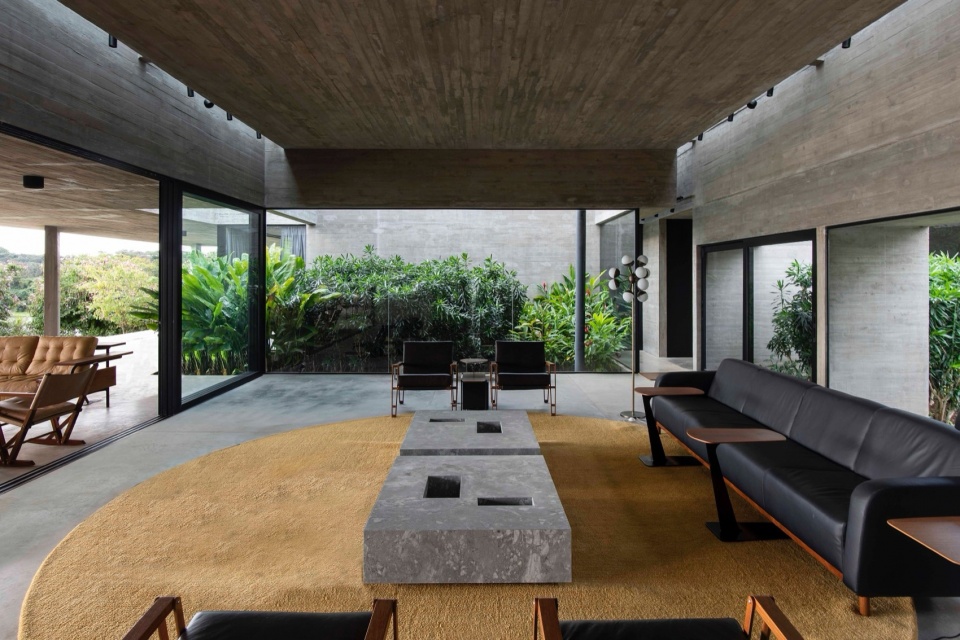CASA PAULA by Luciano Kruk Arquitectos