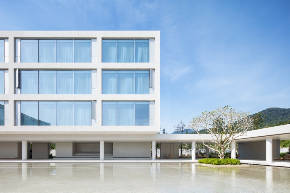 Riyue Bay Yuyue Artia Hotel by BLUE Architecture Studio
