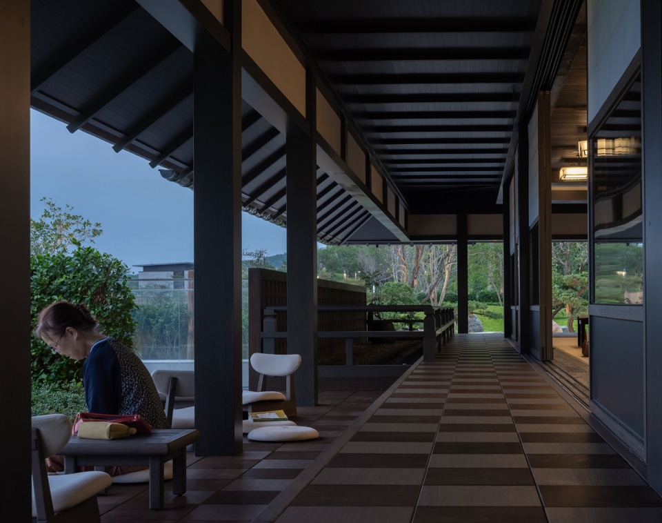 the lanshan hotel complex at aranya sanya by verse design