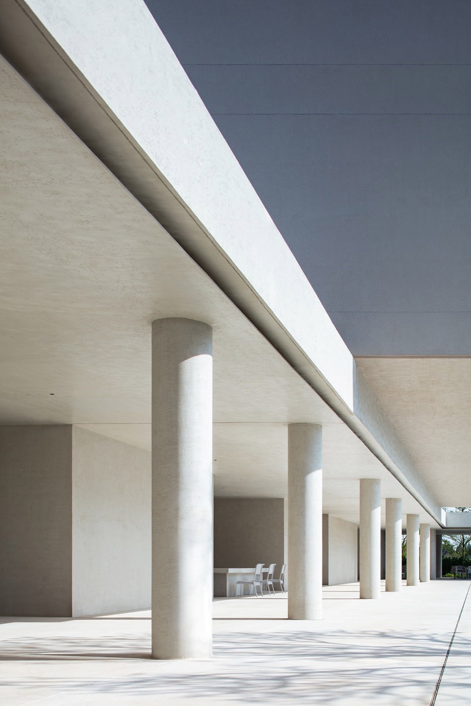 Riyue Bay Yuyue Artia Hotel by BLUE Architecture Studio