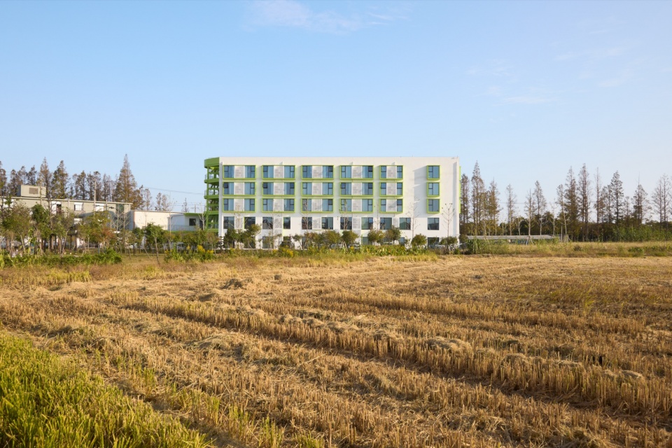 qunle village youth community by lm