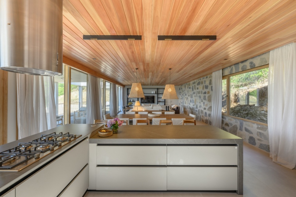 summit house by karlen clemente