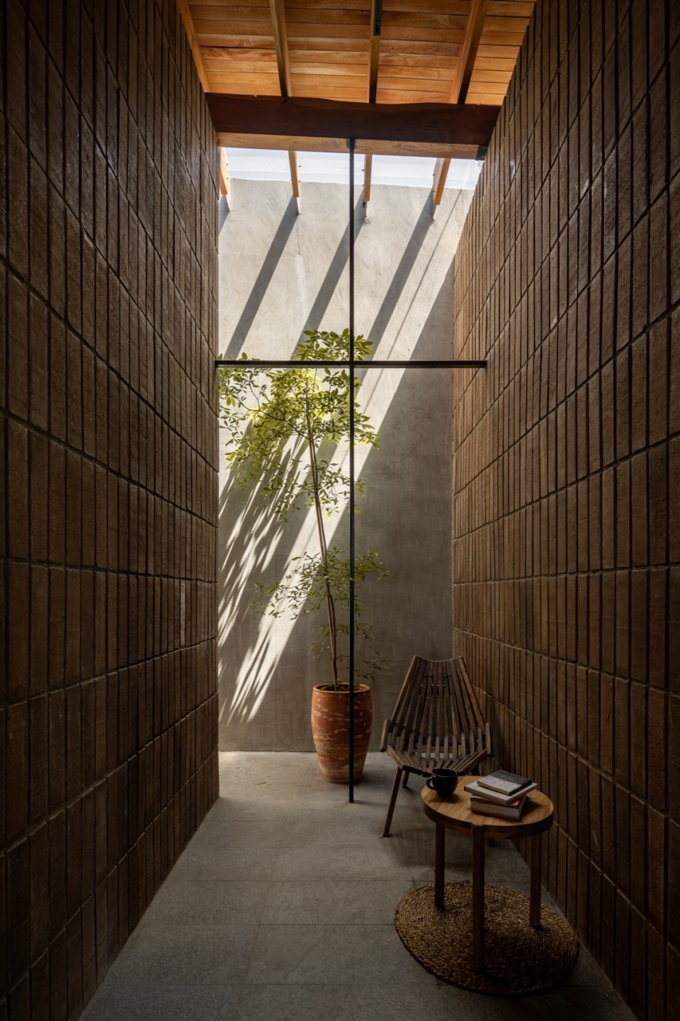the house of time by natura futura arquitectura