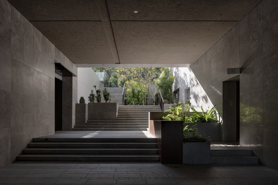 the lanshan hotel complex at aranya sanya by verse design
