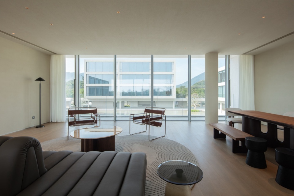 Riyue Bay Yuyue Artia Hotel by BLUE Architecture Studio