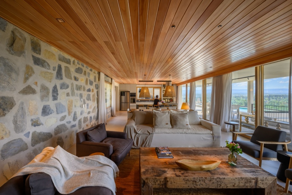 summit house by karlen clemente