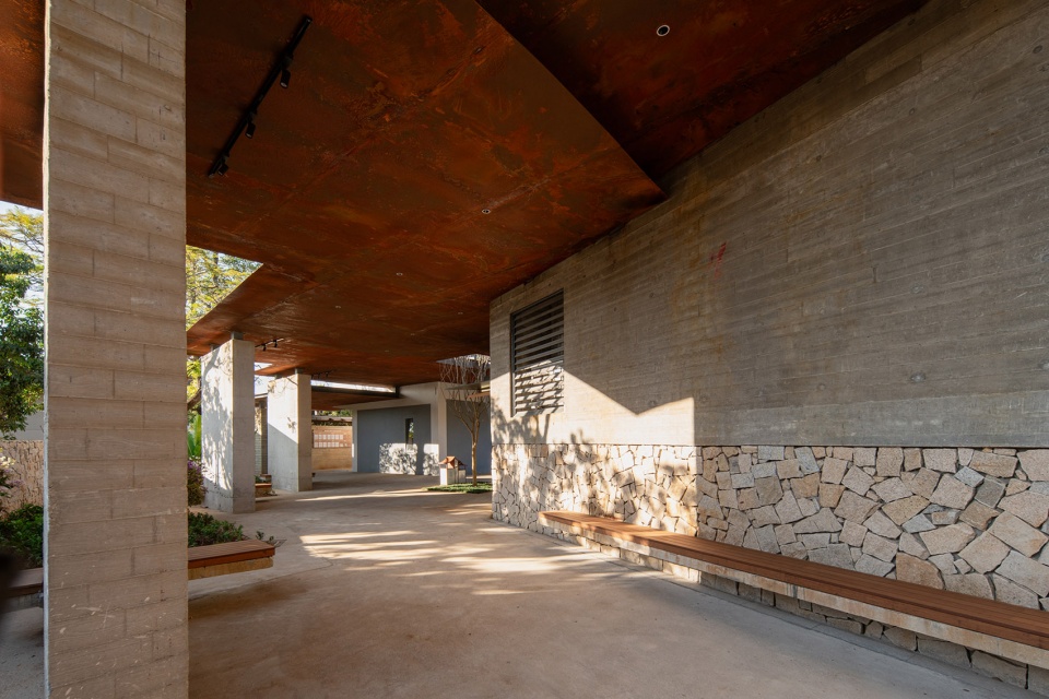 xutian village community center by line plus