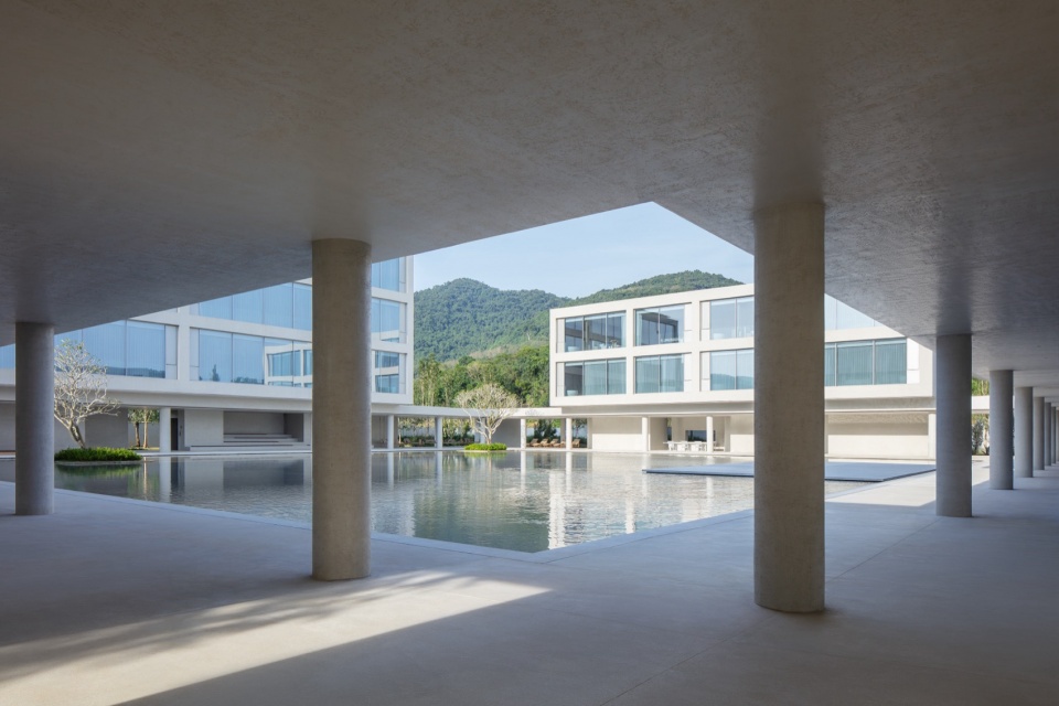 Riyue Bay Yuyue Artia Hotel by BLUE Architecture Studio