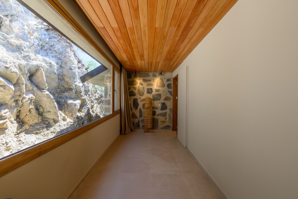 summit house by karlen clemente
