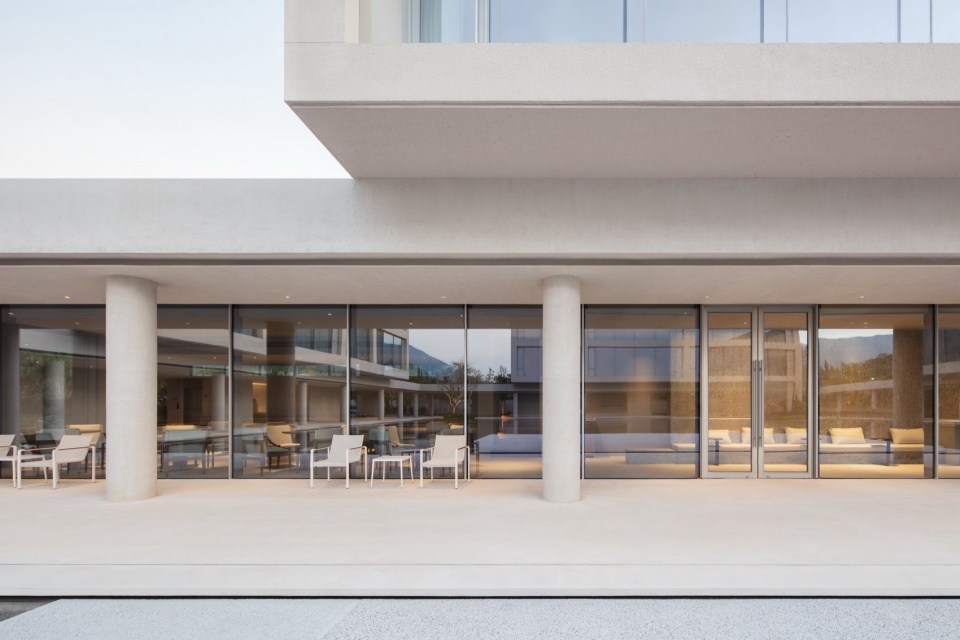 Riyue Bay Yuyue Artia Hotel by BLUE Architecture Studio