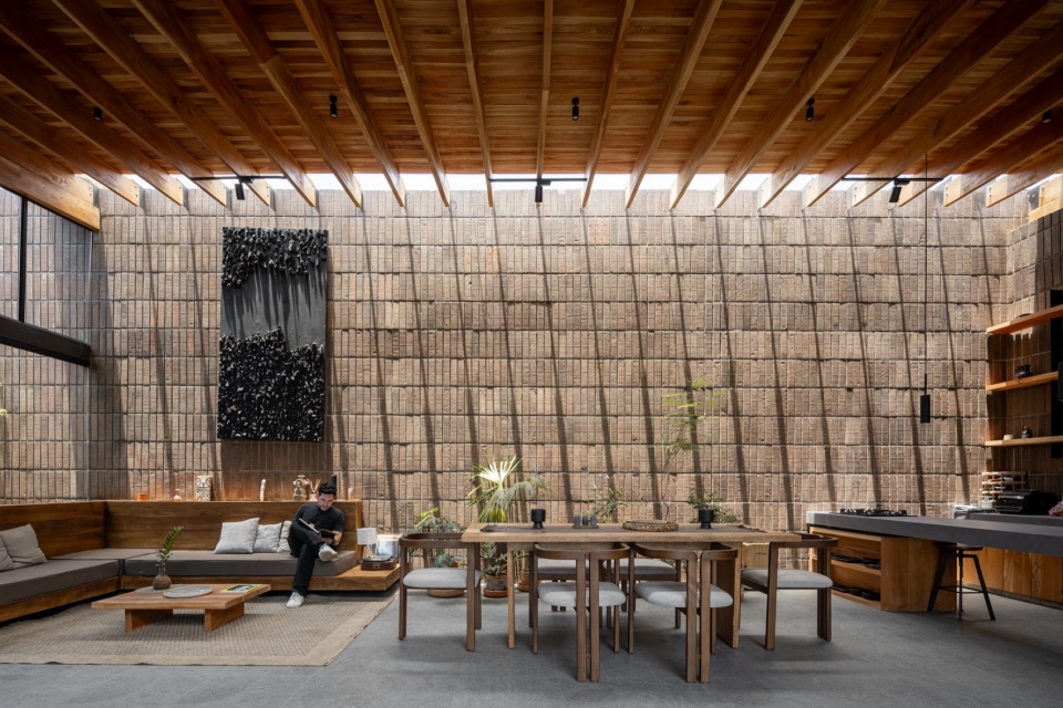 the house of time by natura futura arquitectura