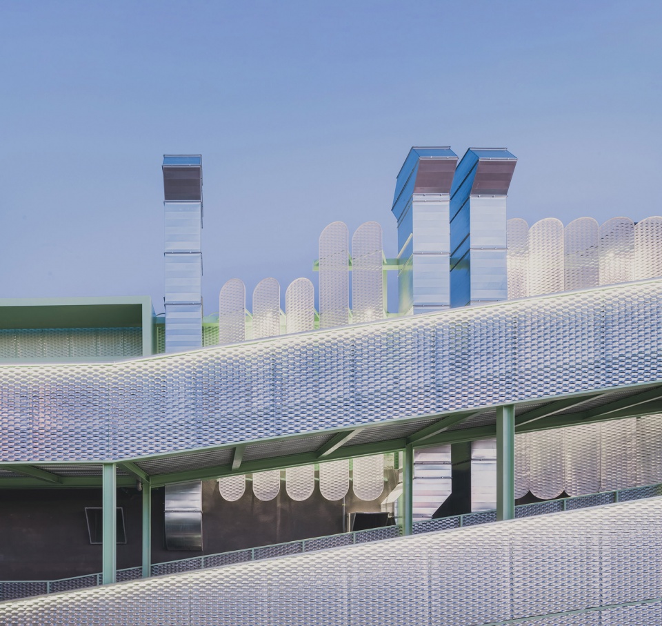 leganes auto center by ooiio architecture