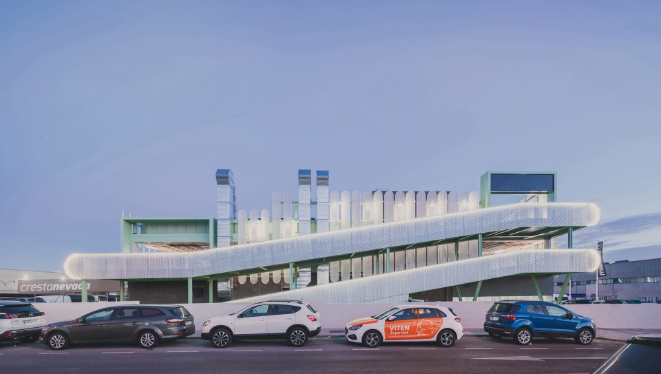leganes auto center by ooiio architecture