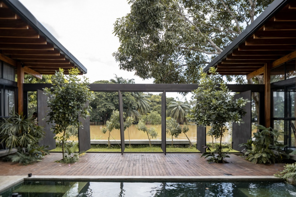 the house of time by natura futura arquitectura