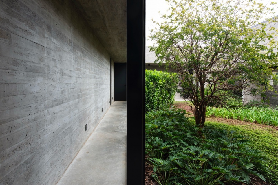 CASA PAULA by Luciano Kruk Arquitectos